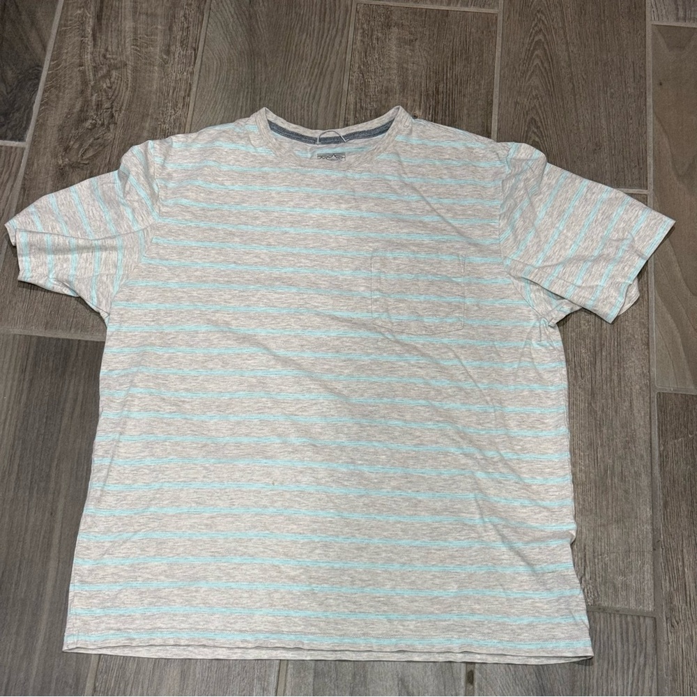 Patagonia Men's Size Medium Front Pocket Grey Striped Casual Shirt